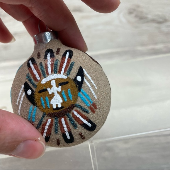 NATIVE AMERICAN NAVAJO SAND PAINTING BALL ORNAMENT SUN FACE Gloria Nez - Picture 3 of 6